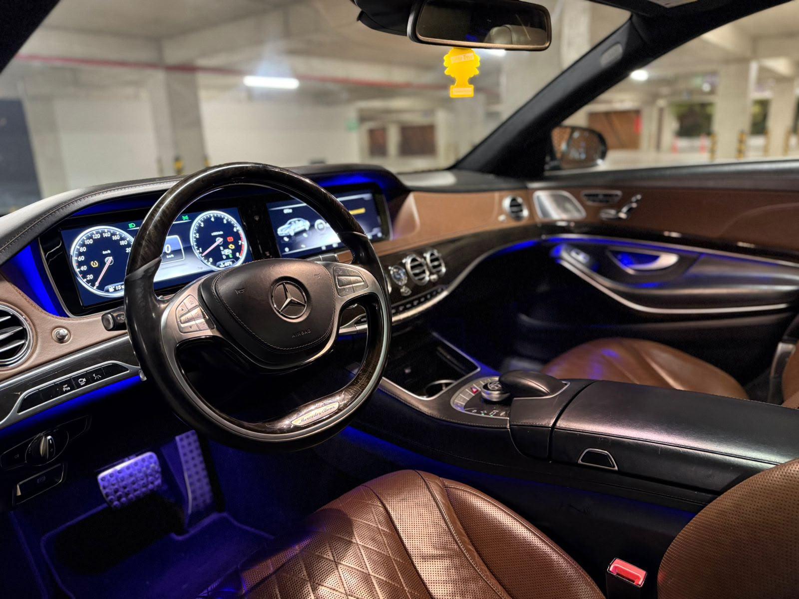 Mercedes Maybach — exterior view 10