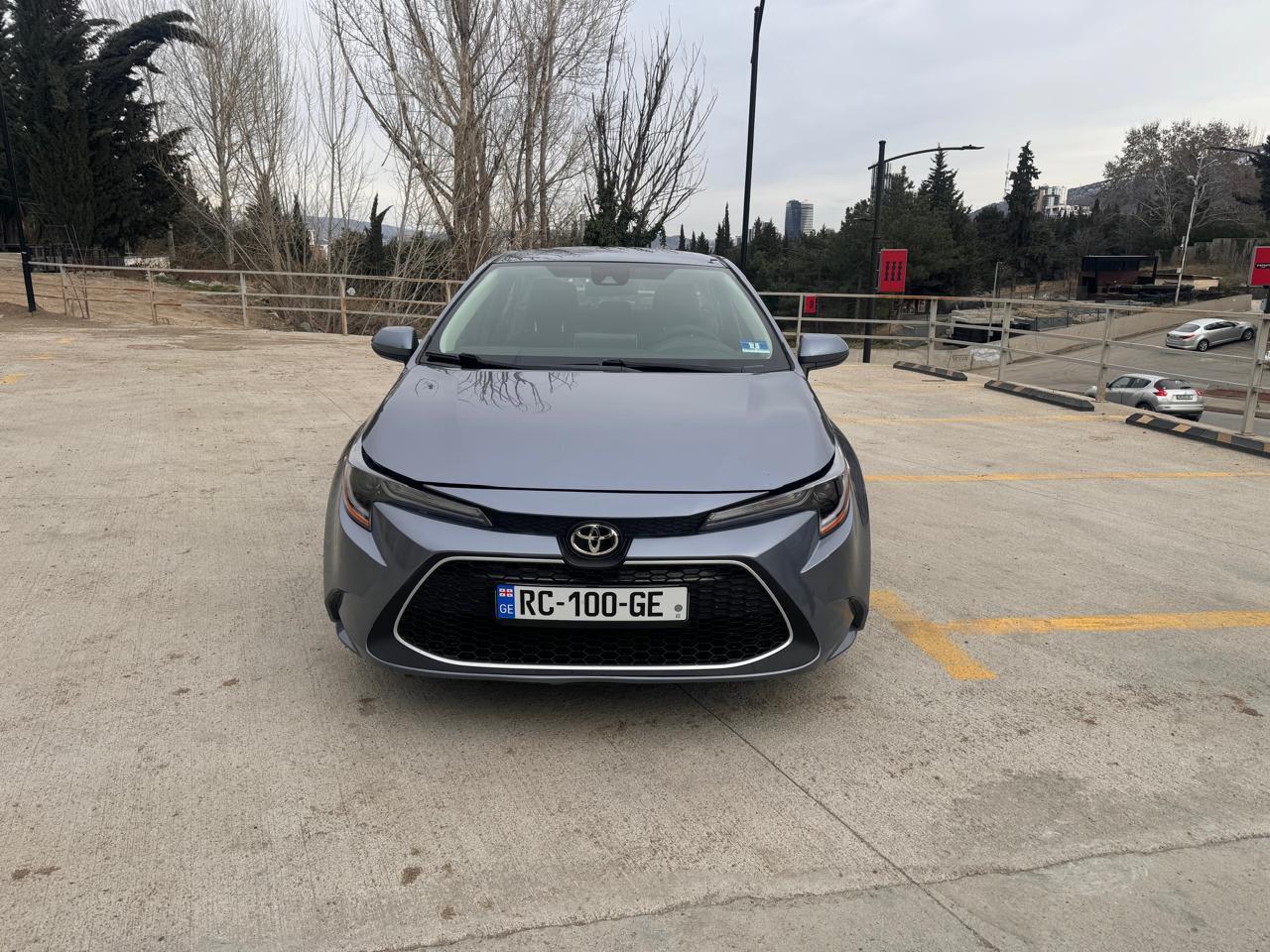 Toyota Corolla — exterior view 3