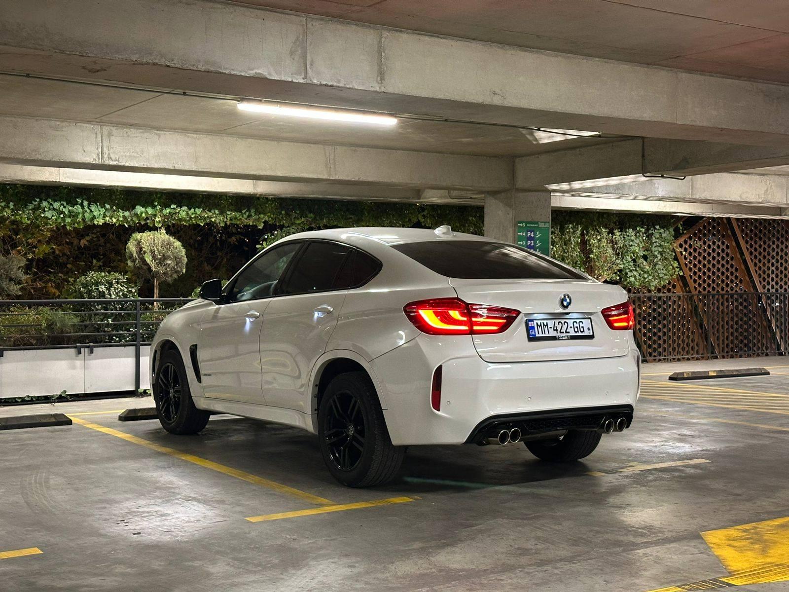 BMW X6 — exterior view 4