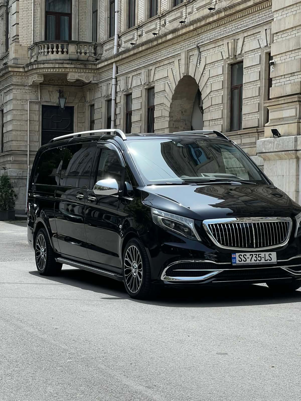 Mercedes-Benz V-Class — exterior view 3