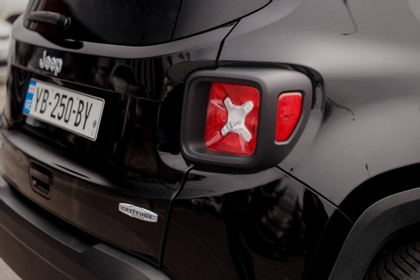 Jeep Renegade — exterior view 2