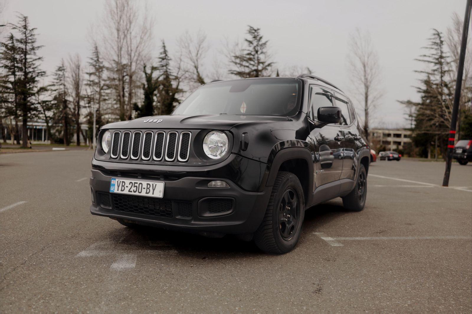 Jeep Renegade — exterior view 4