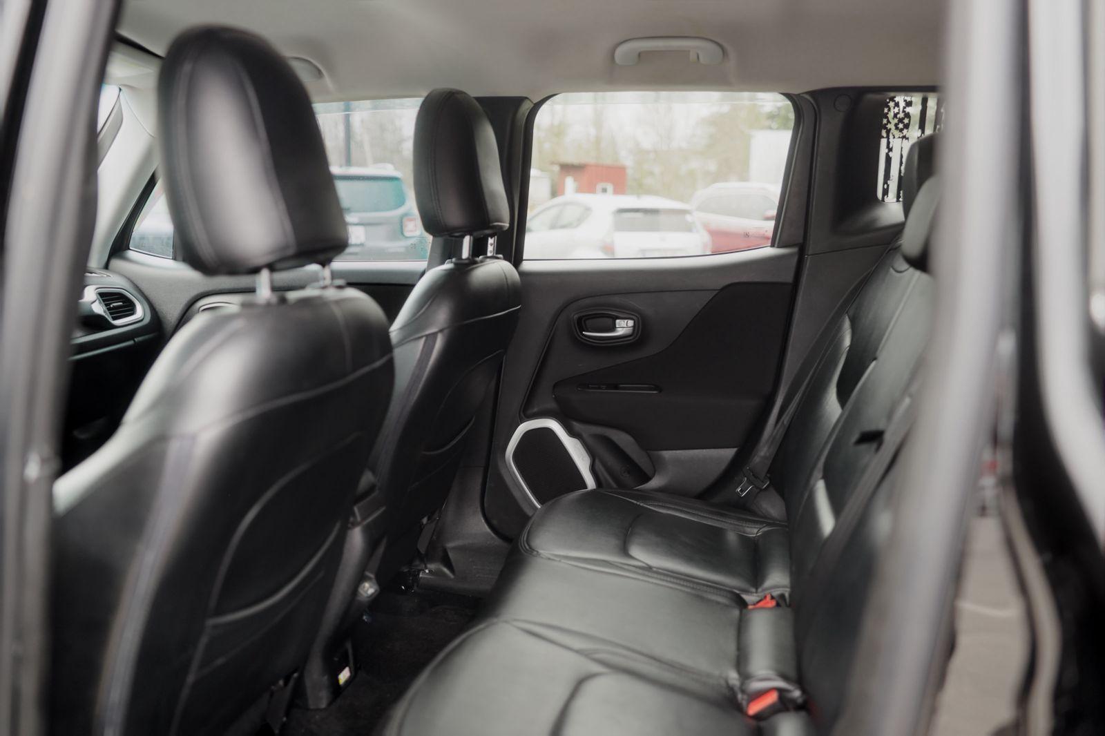 Jeep Renegade — exterior view 5