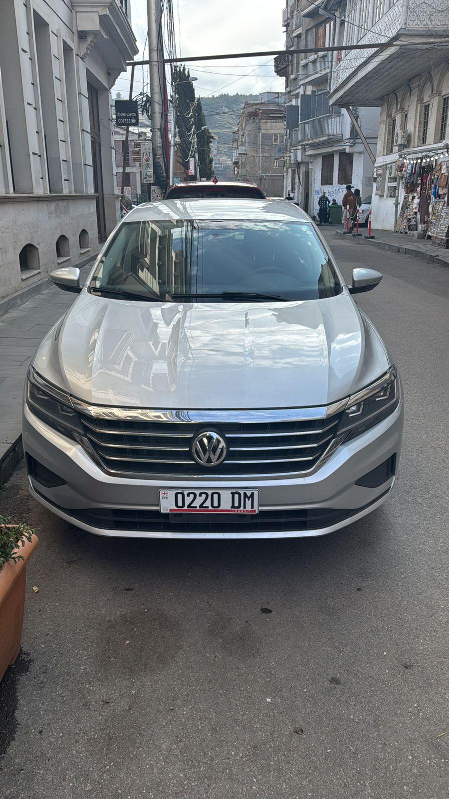 Volkswagen Passat — exterior view 6