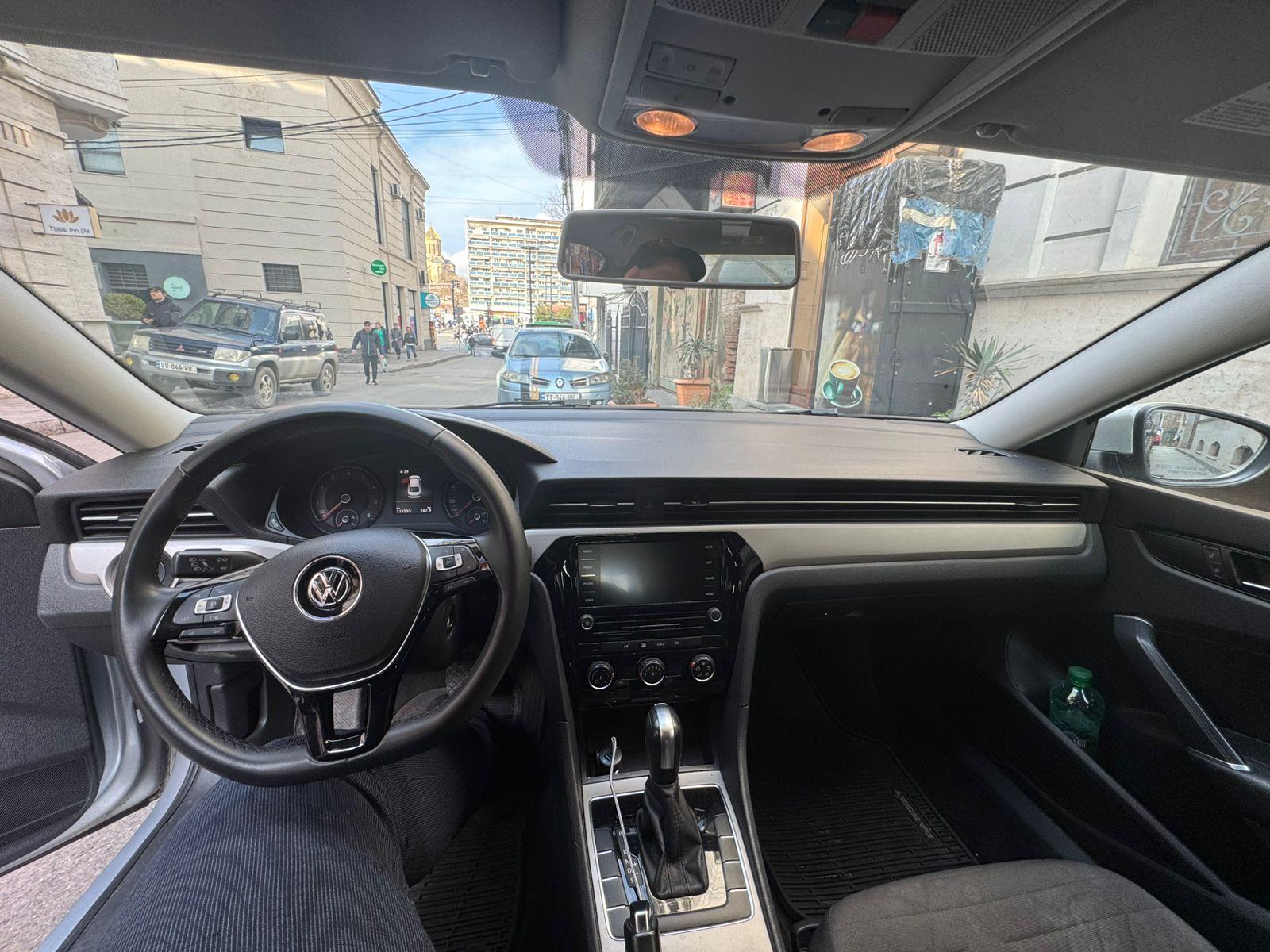 Volkswagen Passat — exterior view 8