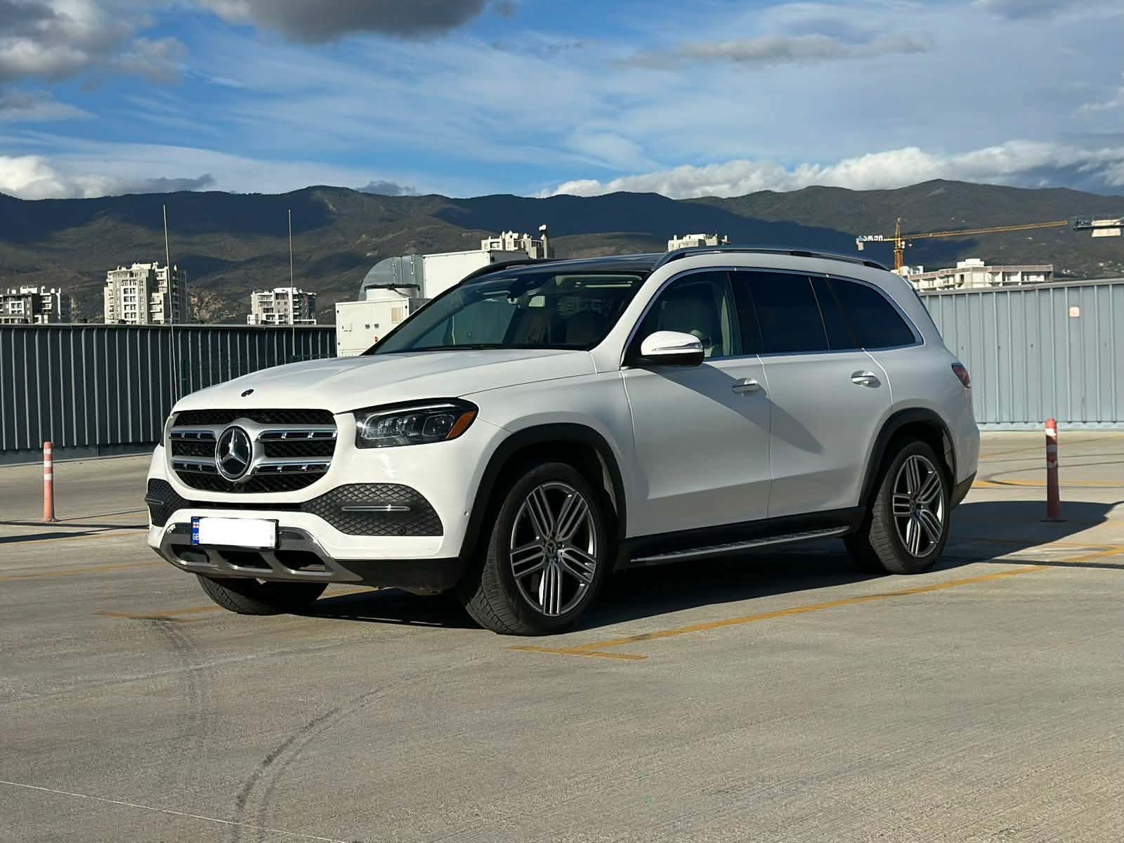 Mercedes-Benz GLS450 — exterior view 2