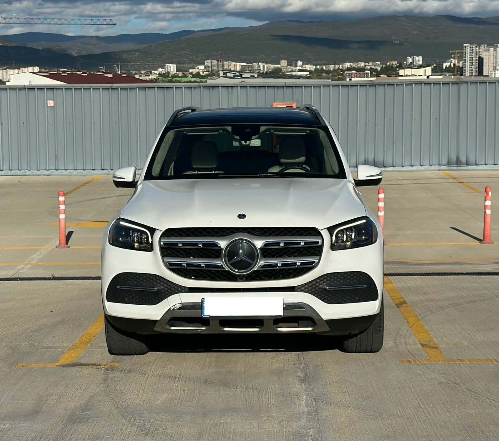Mercedes-Benz GLS450 — exterior view 4