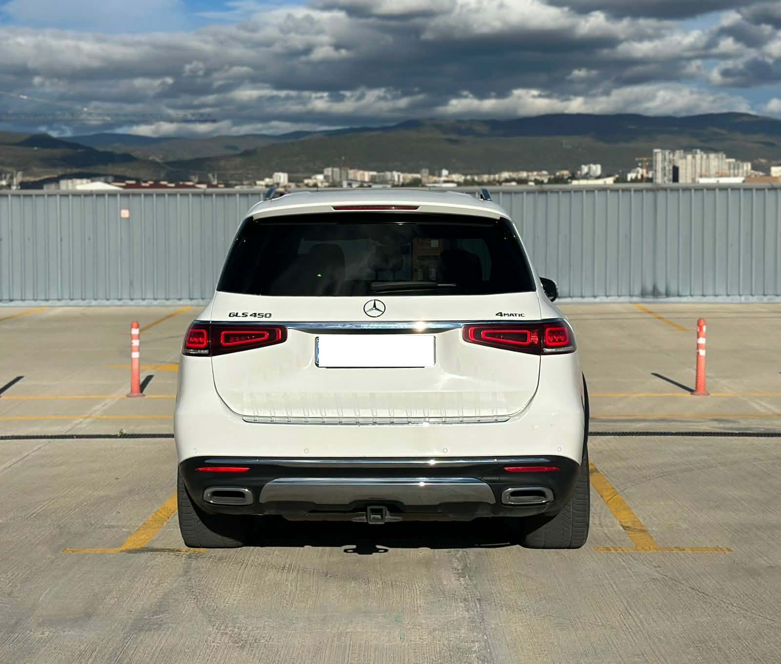 Mercedes-Benz GLS450 — exterior view 6