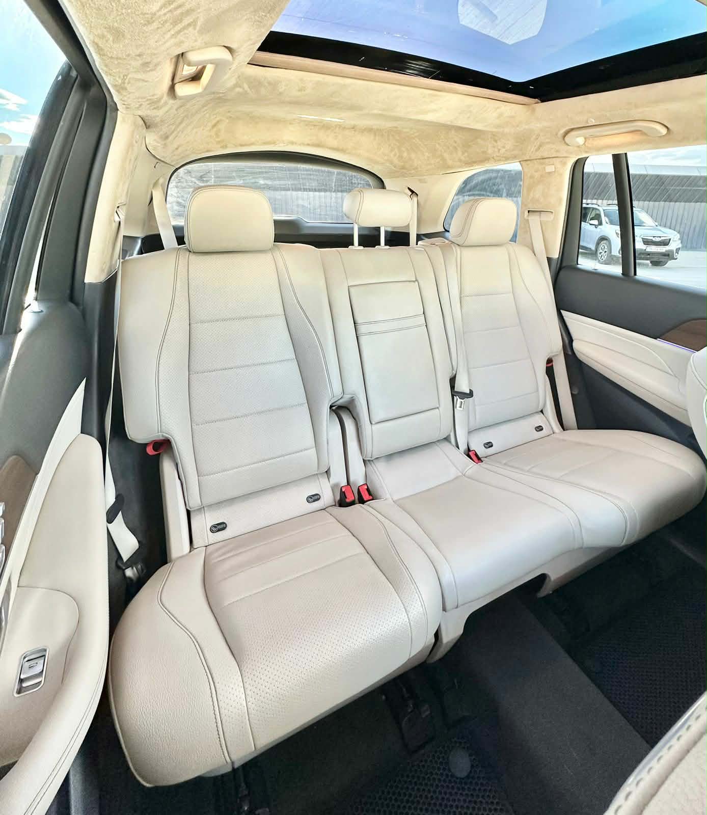 Mercedes-Benz GLS450 — exterior view 8
