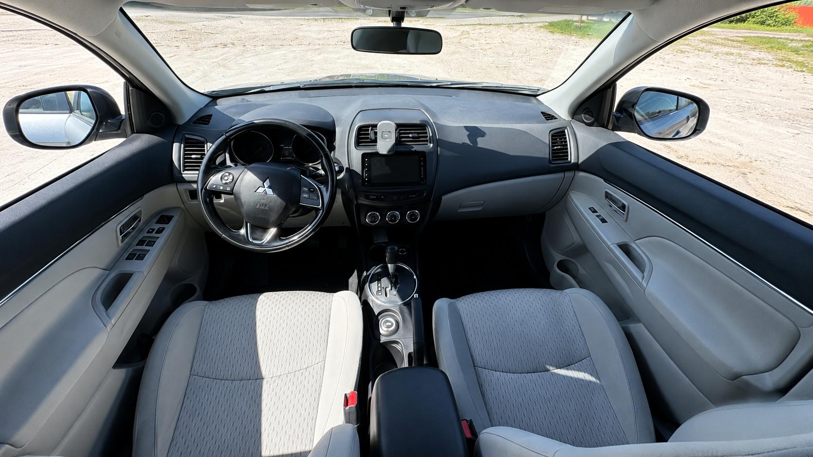 Mitsubishi Outlander — exterior view 8