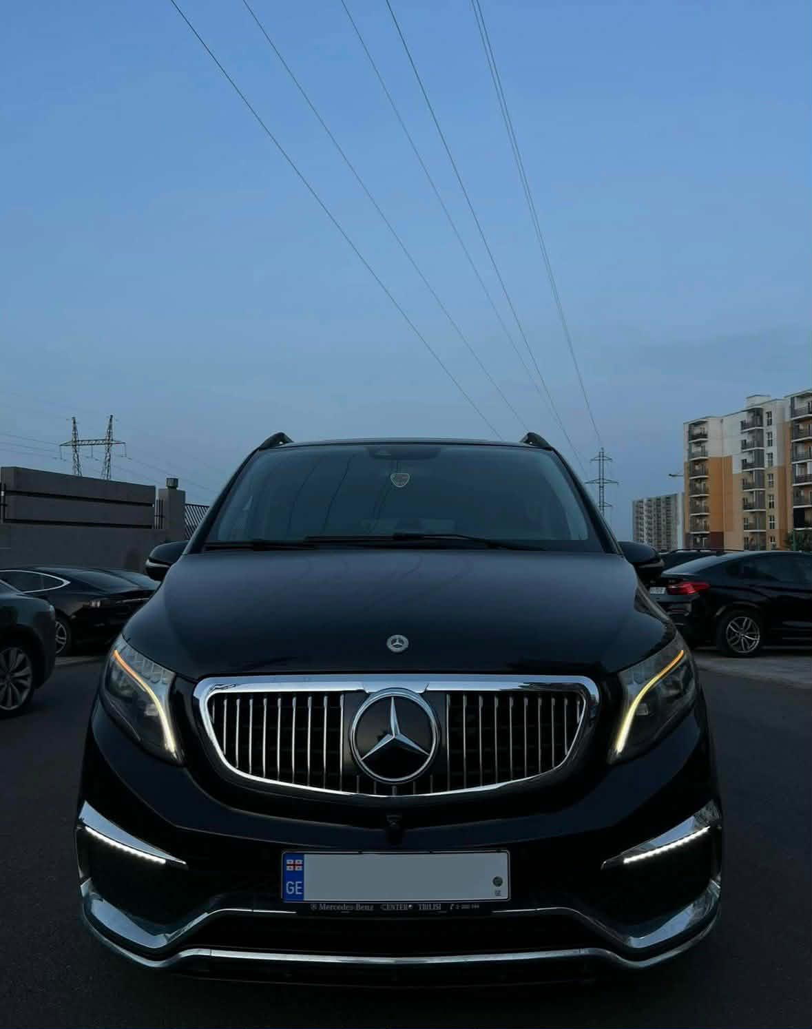 Mercedes-Benz V-Class — exterior view 2