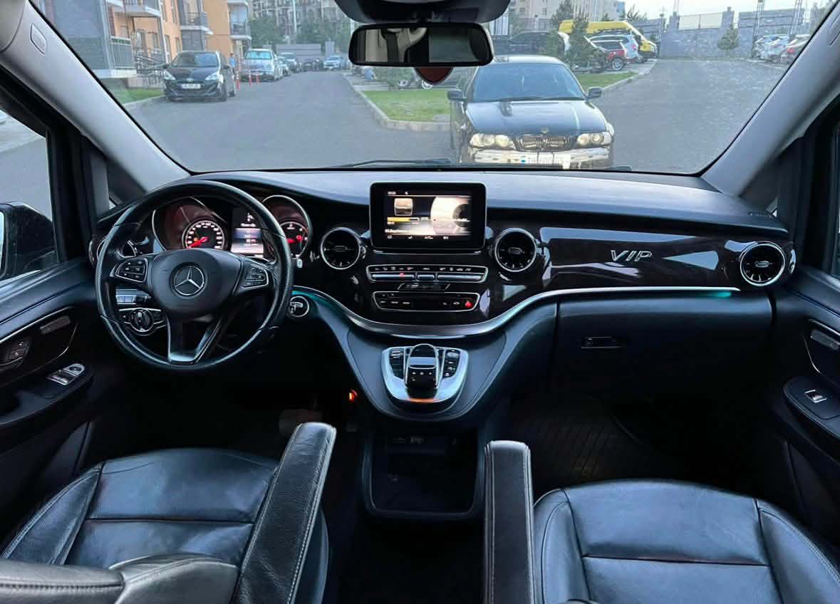 Mercedes-Benz V-Class — exterior view 5