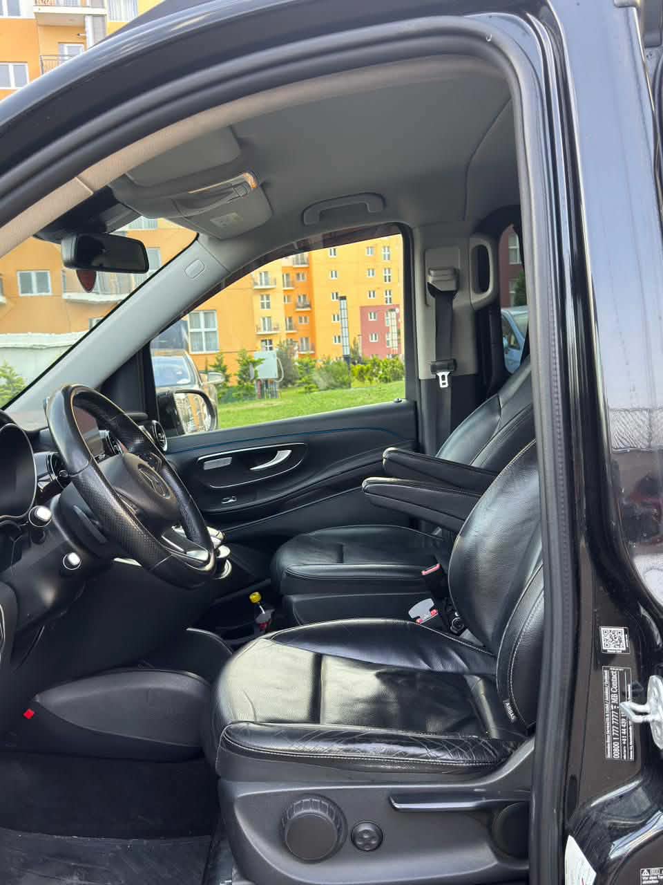Mercedes-Benz V-Class — exterior view 6