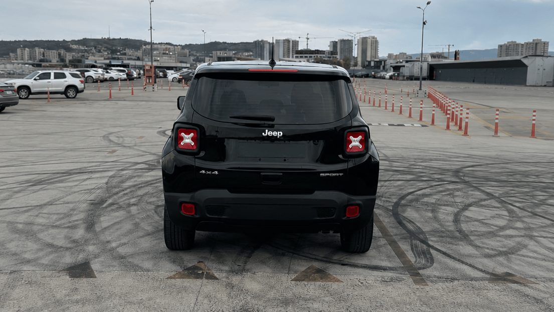 Jeep Renegade — exterior view 5