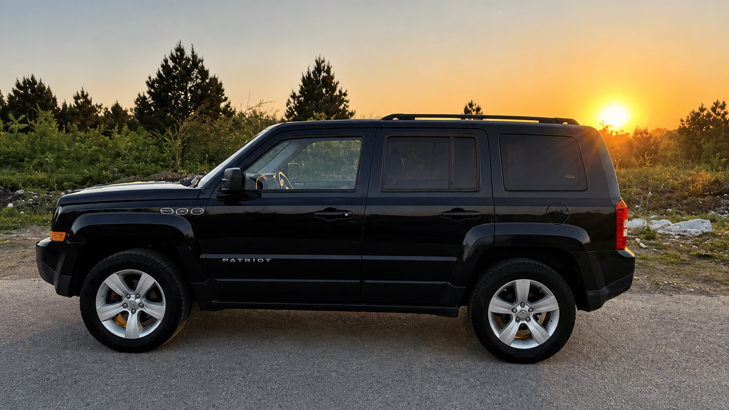 Jeep Patriot — exterior view 3