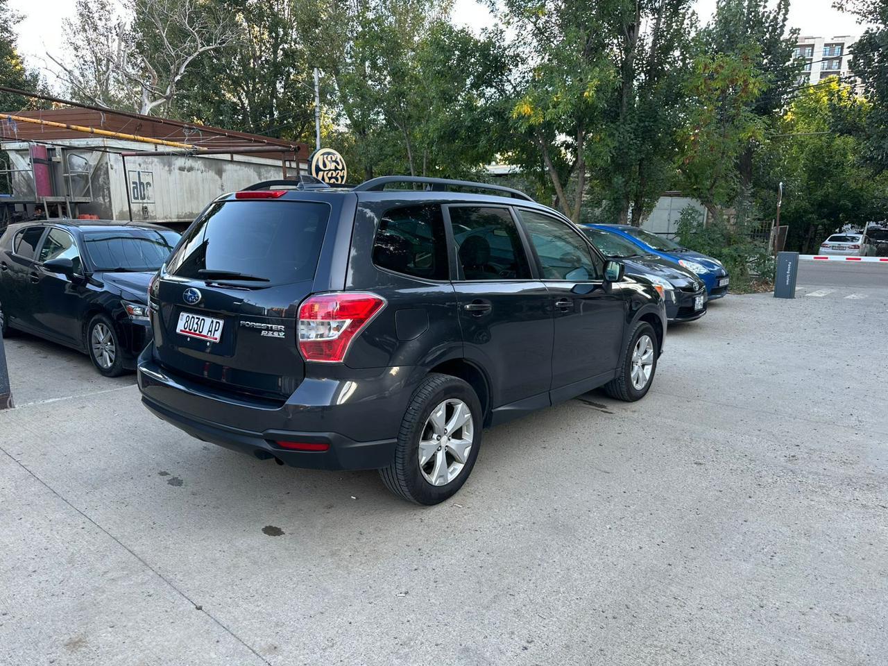 Subaru Forester — exterior view 2