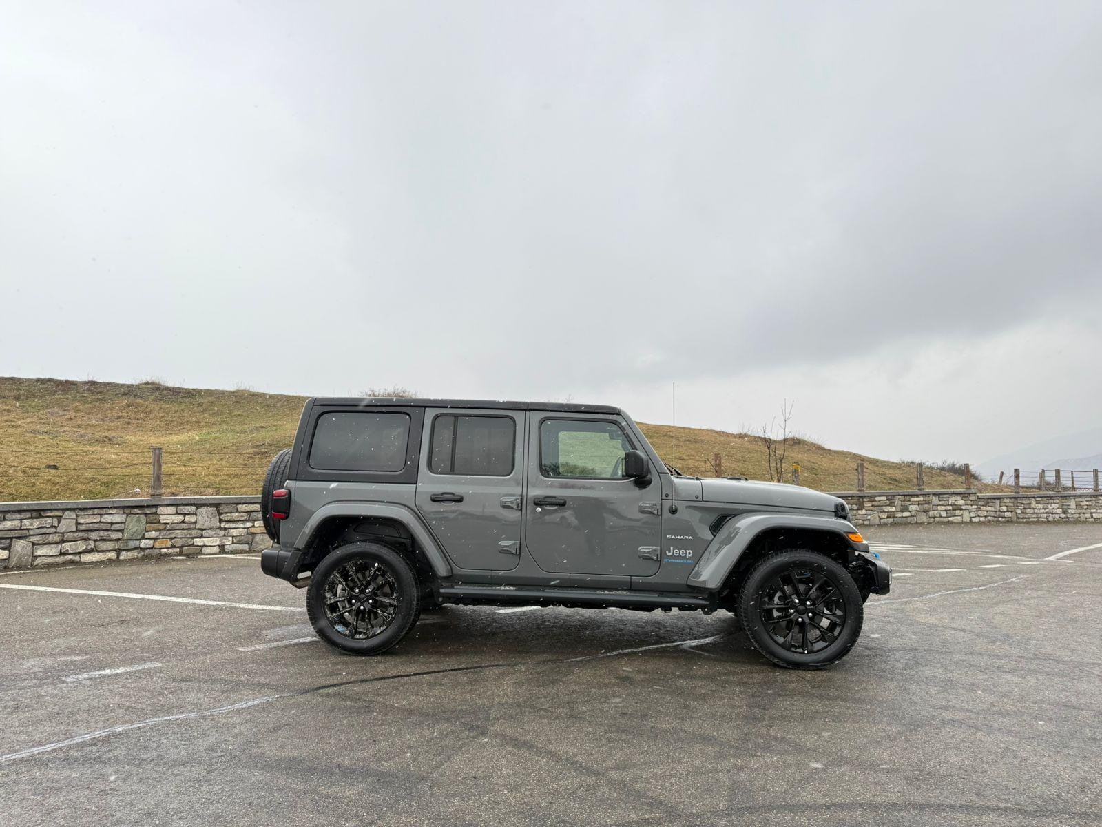 Jeep Wrangler Sahara Plugin hybrid — exterior view 2