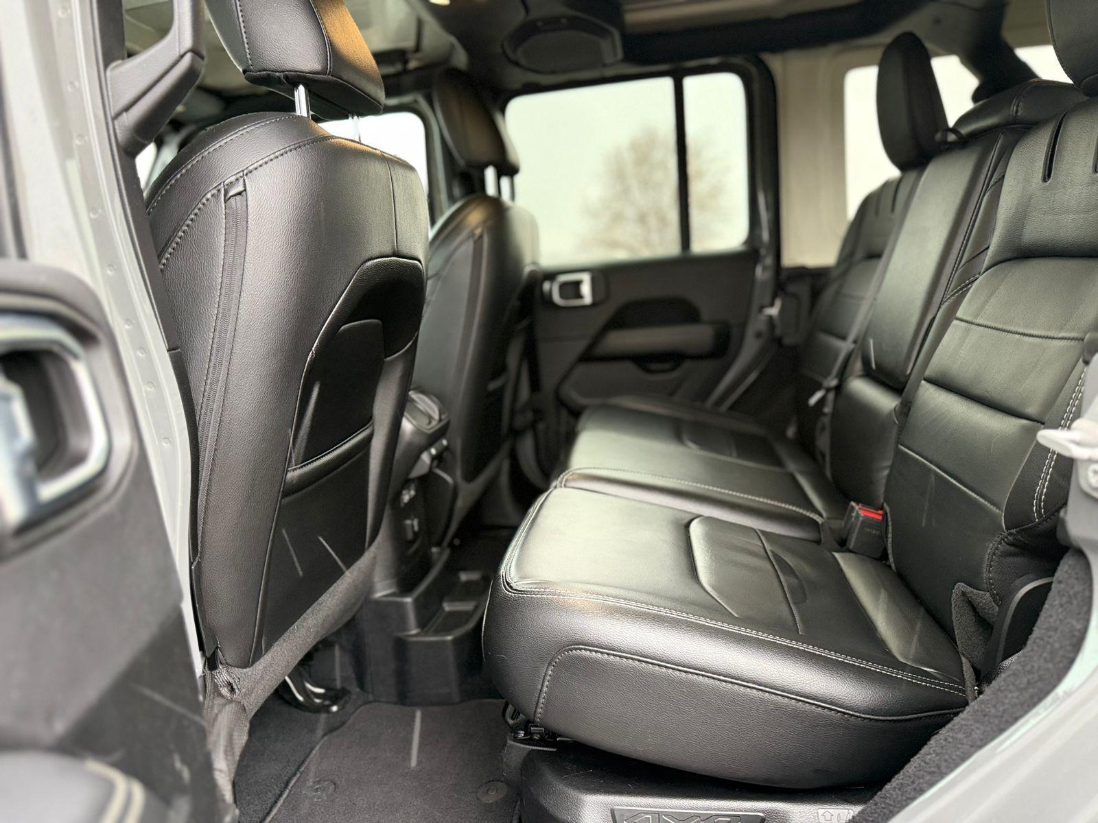 Jeep Wrangler Sahara Plugin hybrid — exterior view 5