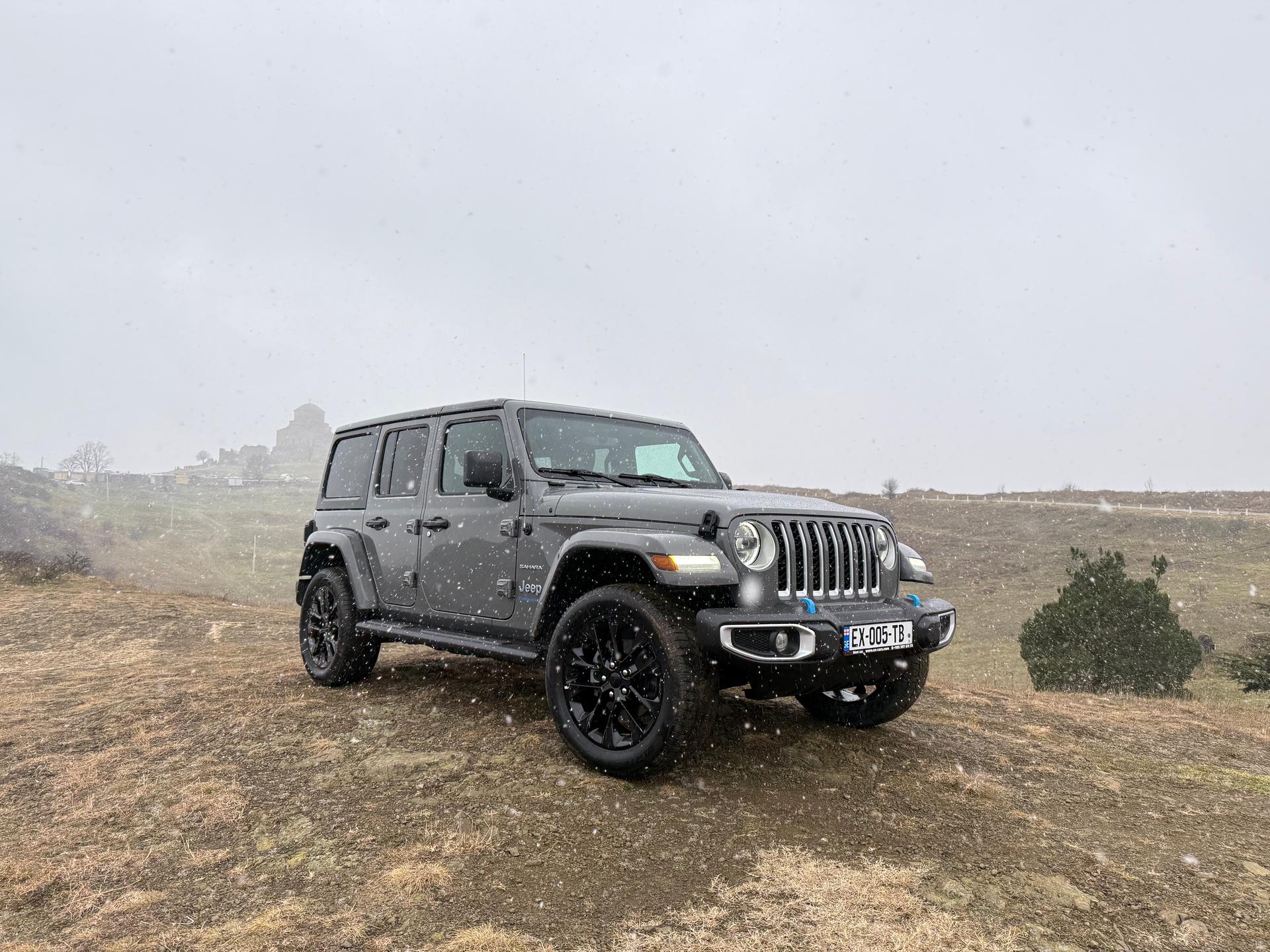 Jeep Wrangler Sahara Plugin hybrid — exterior view 3