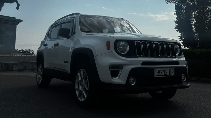 Jeep Renegade for rent in Georgia from 40 € per day