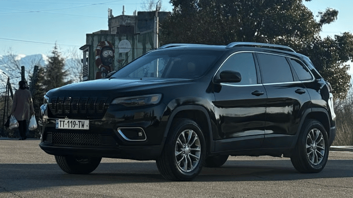 Jeep Cherokee for rent in Georgia from 45 € per day