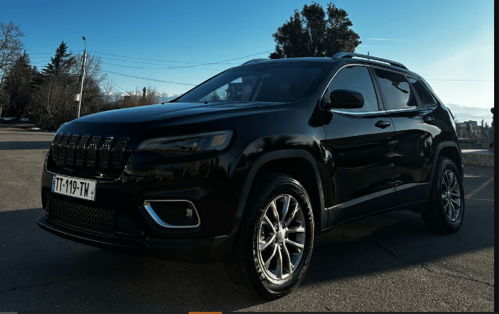 Jeep Cherokee — exterior view 6