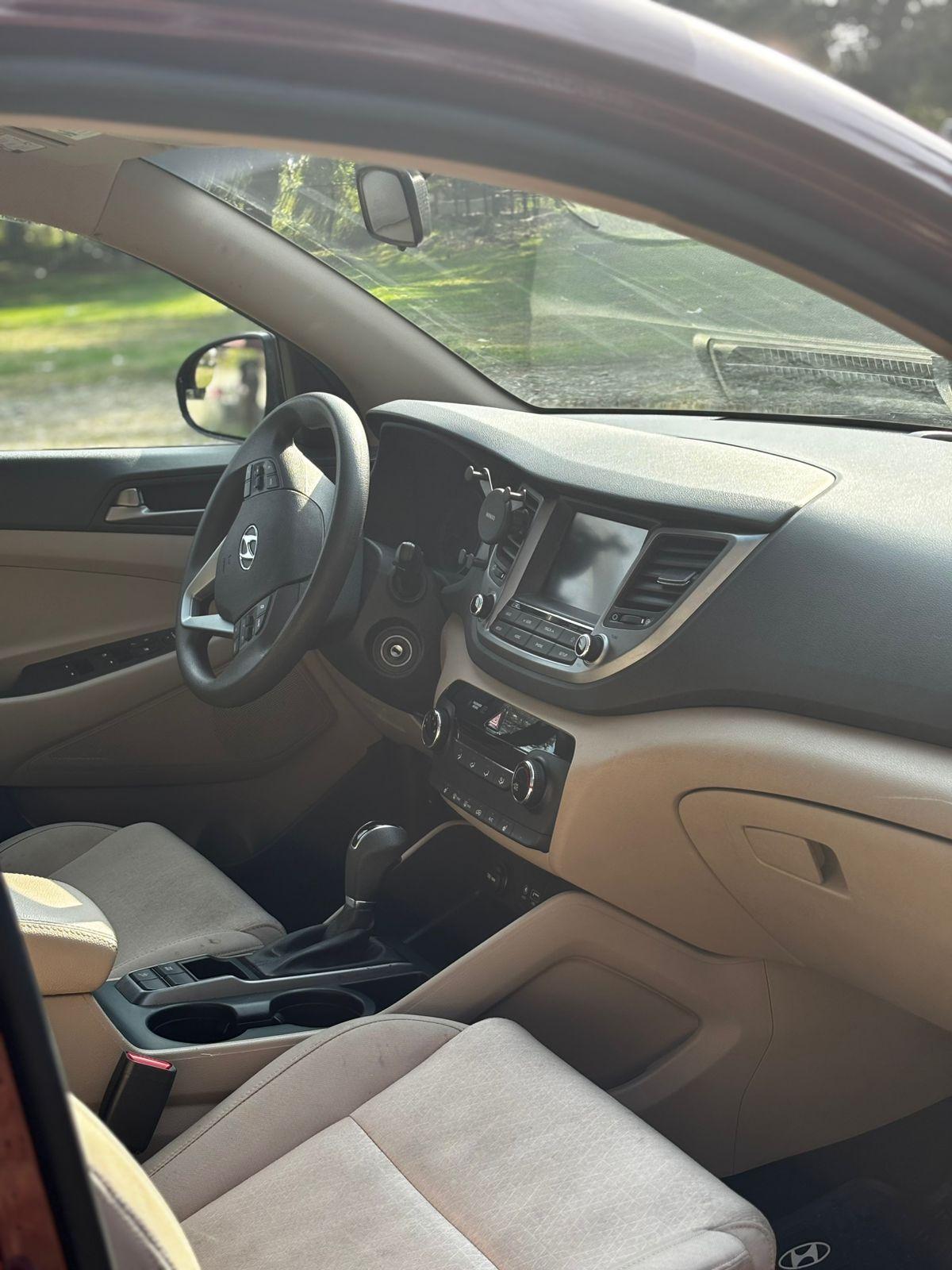 Hyundai Tucson — exterior view 10