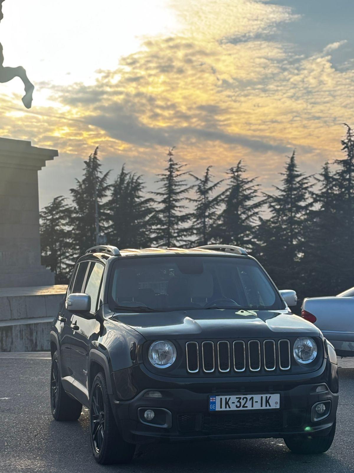 Jeep Renegade — exterior view 6