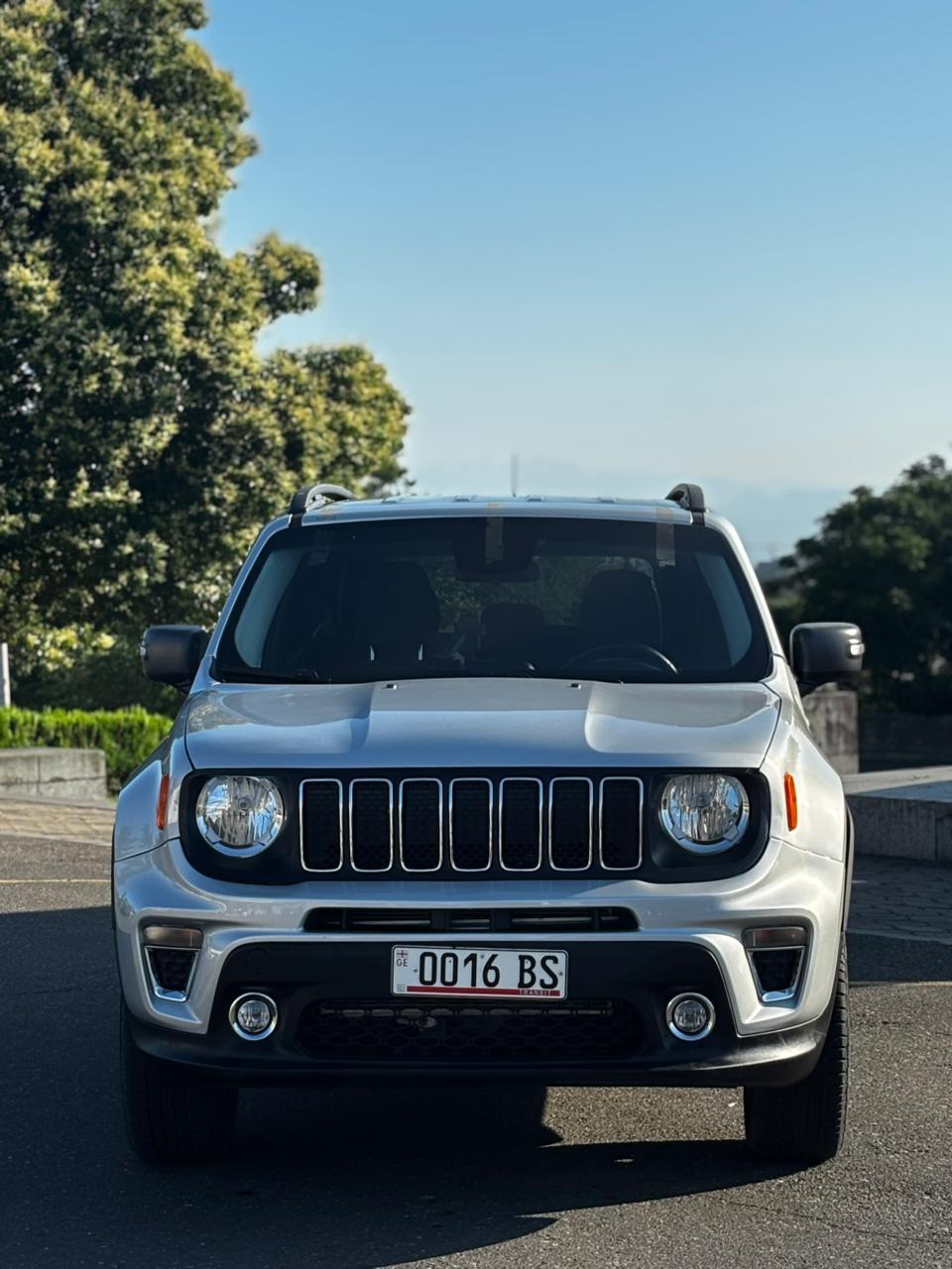 Jeep Renegade — exterior view 5