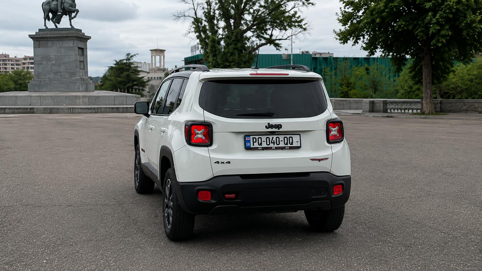 Jeep Renegade — exterior view 3