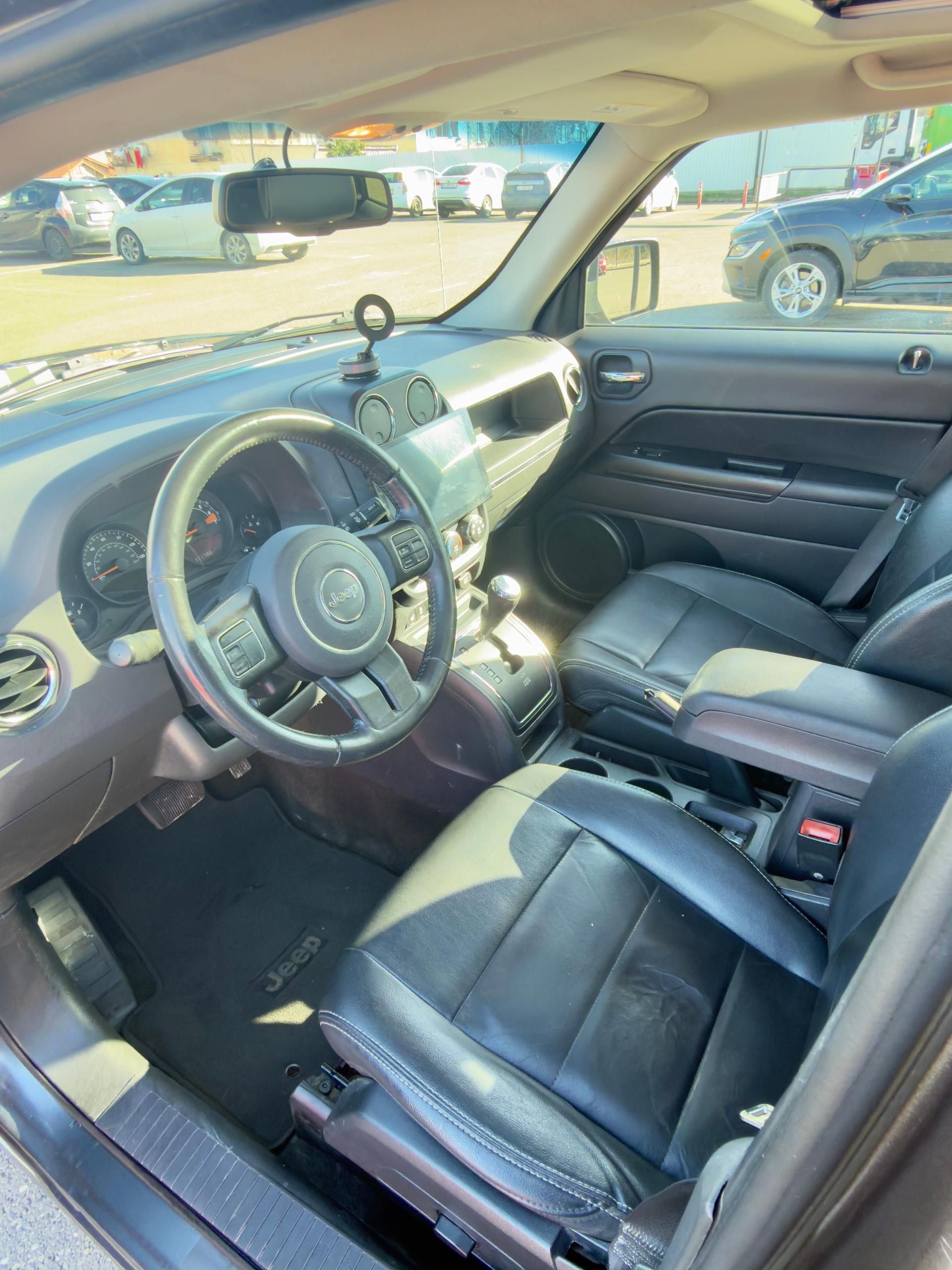 Jeep Patriot 4x4 — exterior view 9