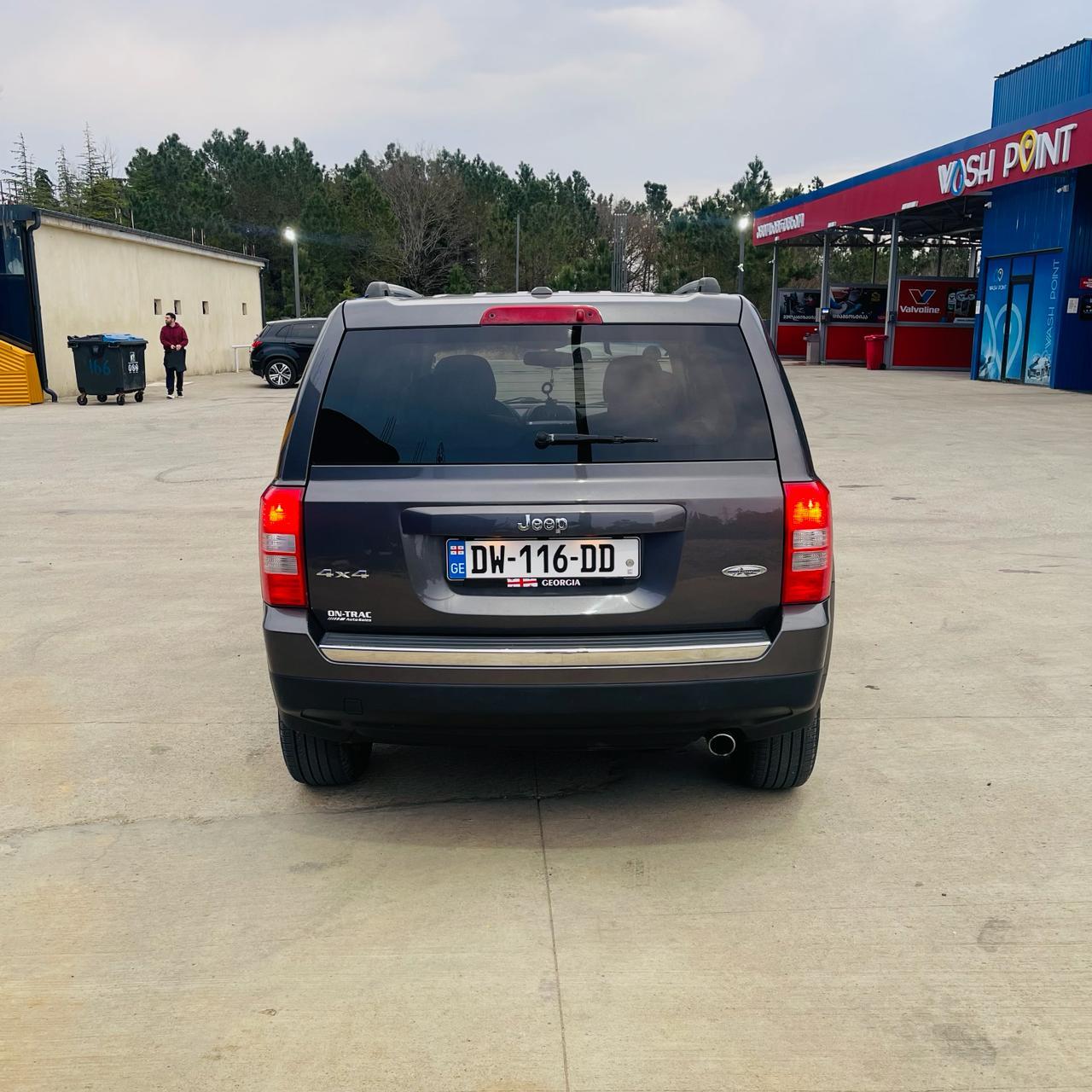 Jeep Patriot 4x4 — exterior view 4