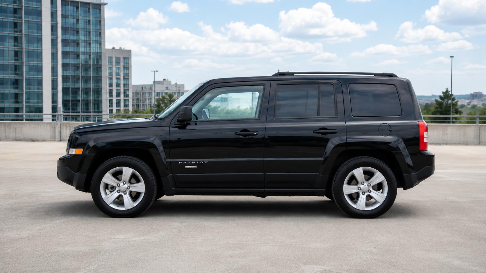 Jeep Patriot — exterior view 4