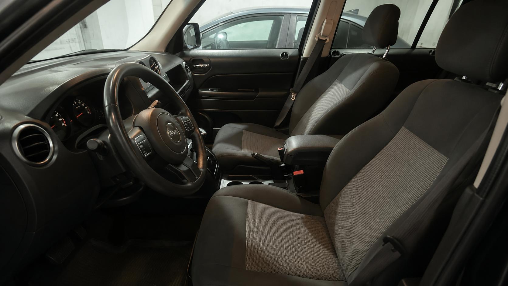 Jeep Patriot — exterior view 5