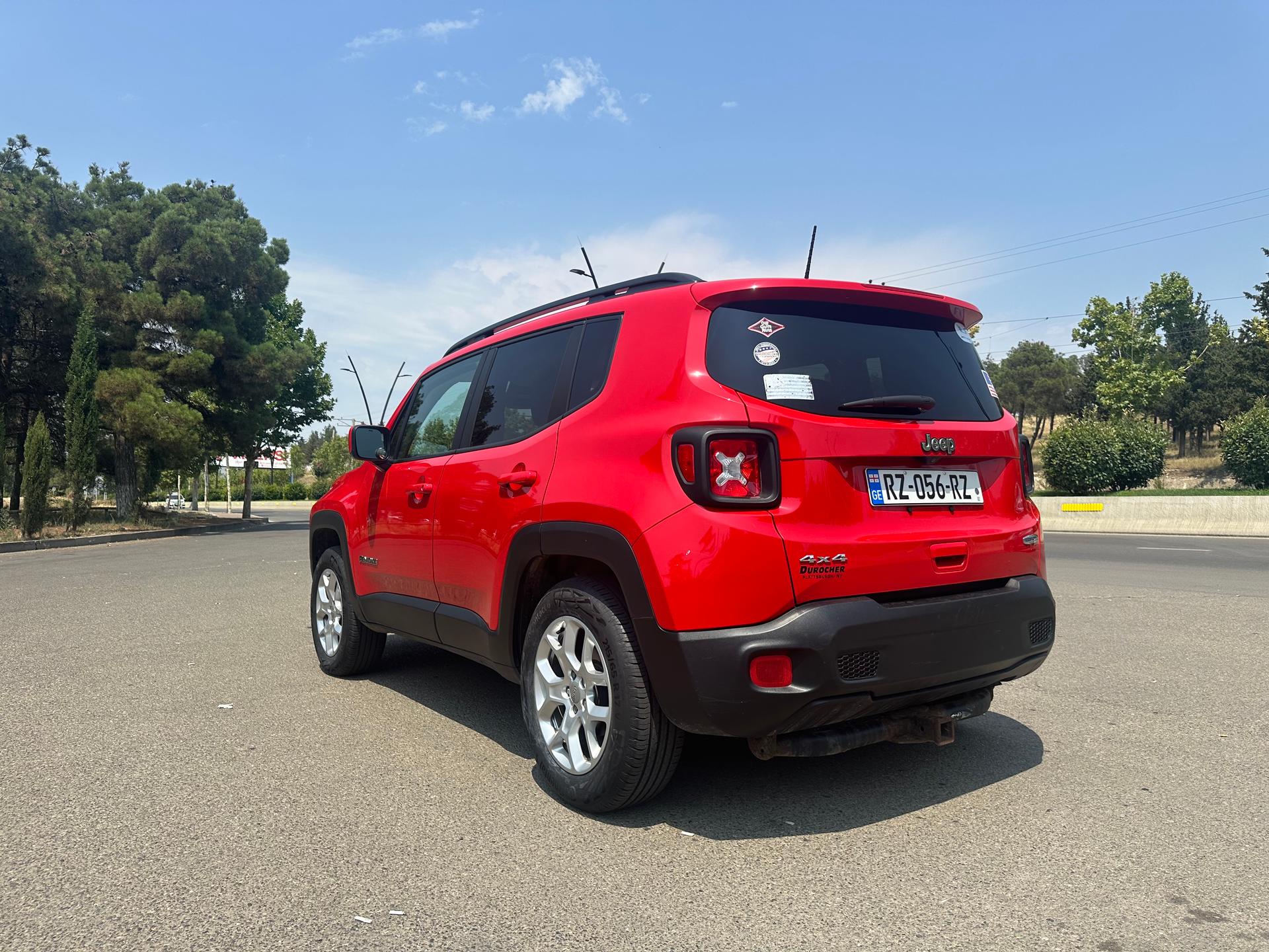 Jeep Renegade — exterior view 4