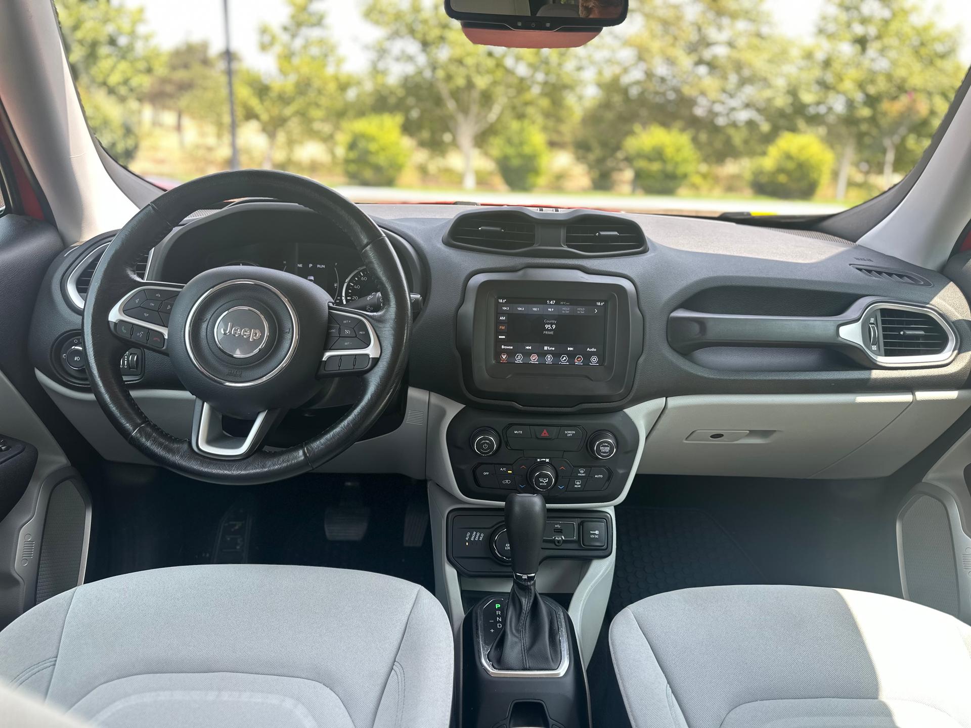 Jeep Renegade — exterior view 7