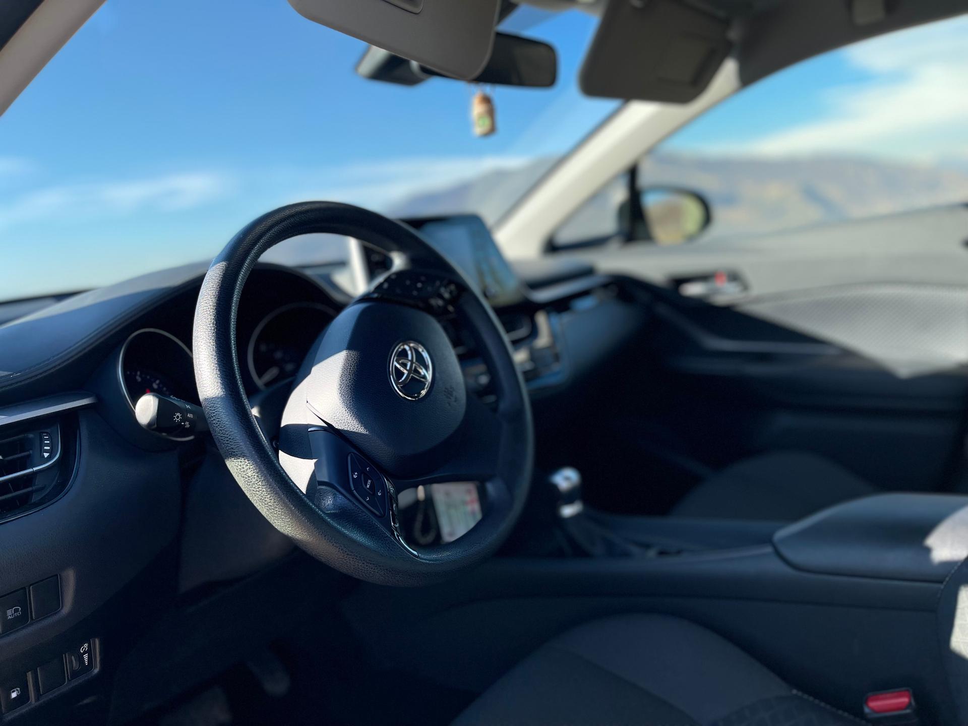 Toyota C-hr — exterior view 3