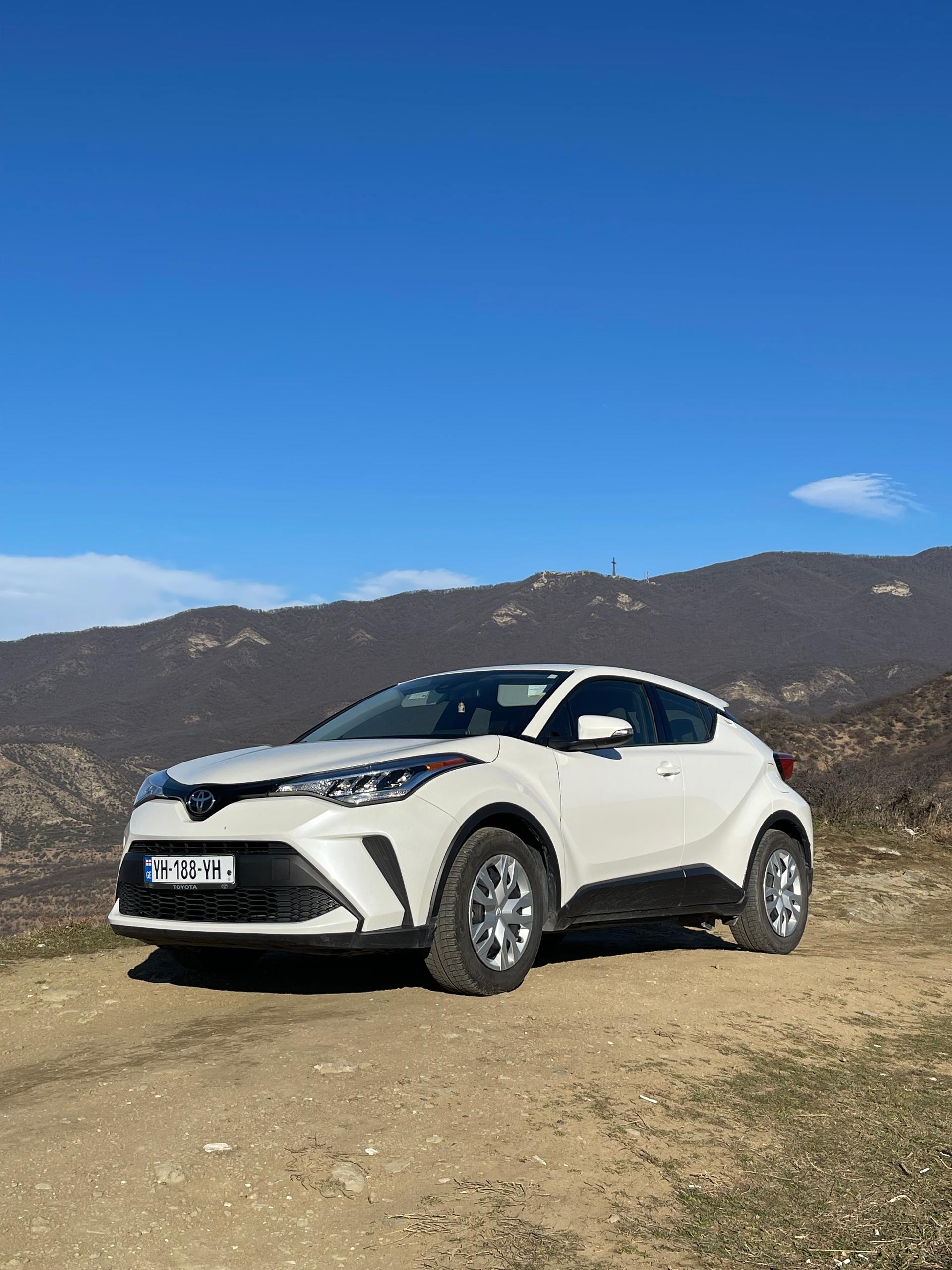 Toyota C-hr — exterior view 4