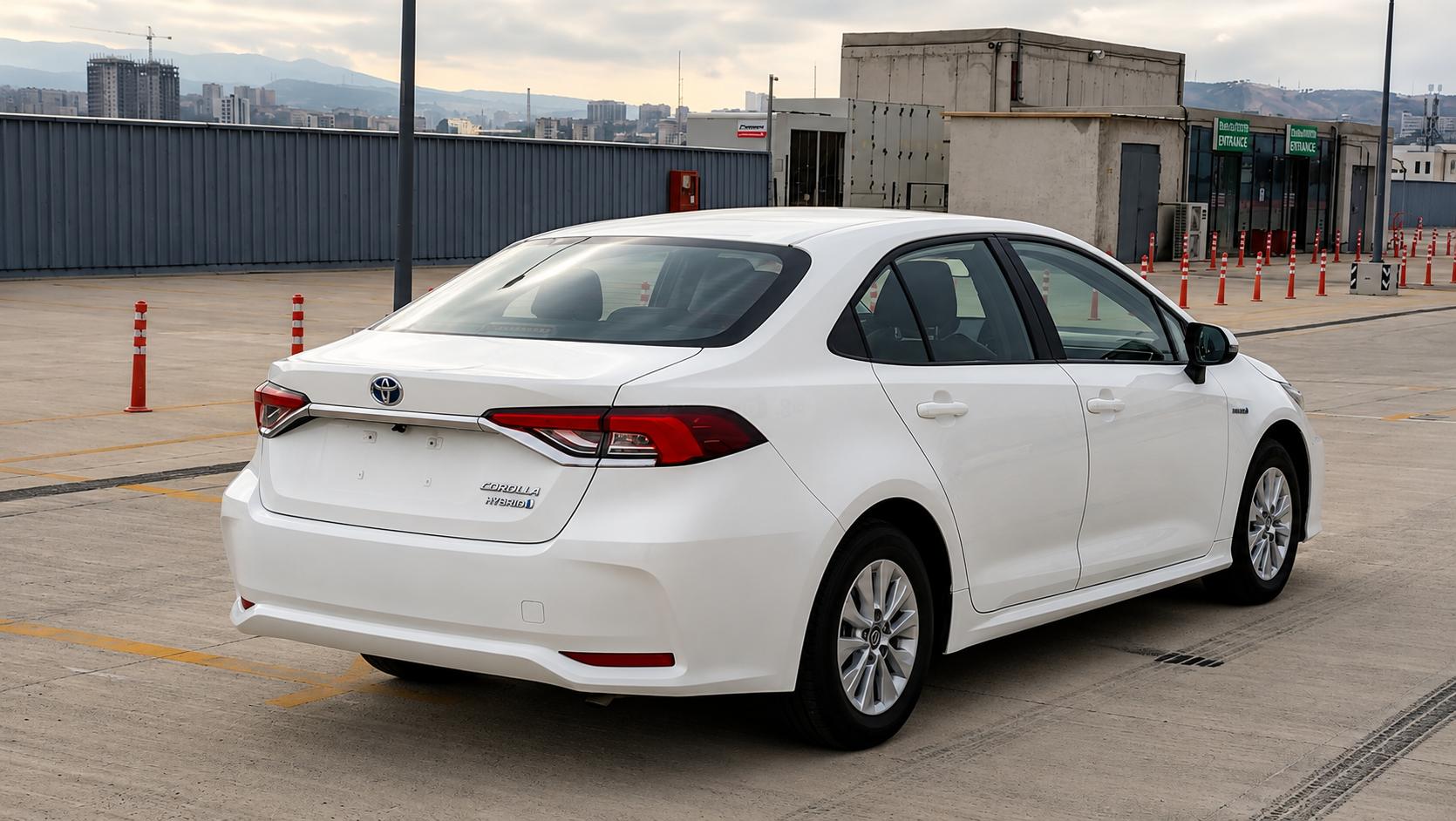 Toyota Corolla — exterior view 3