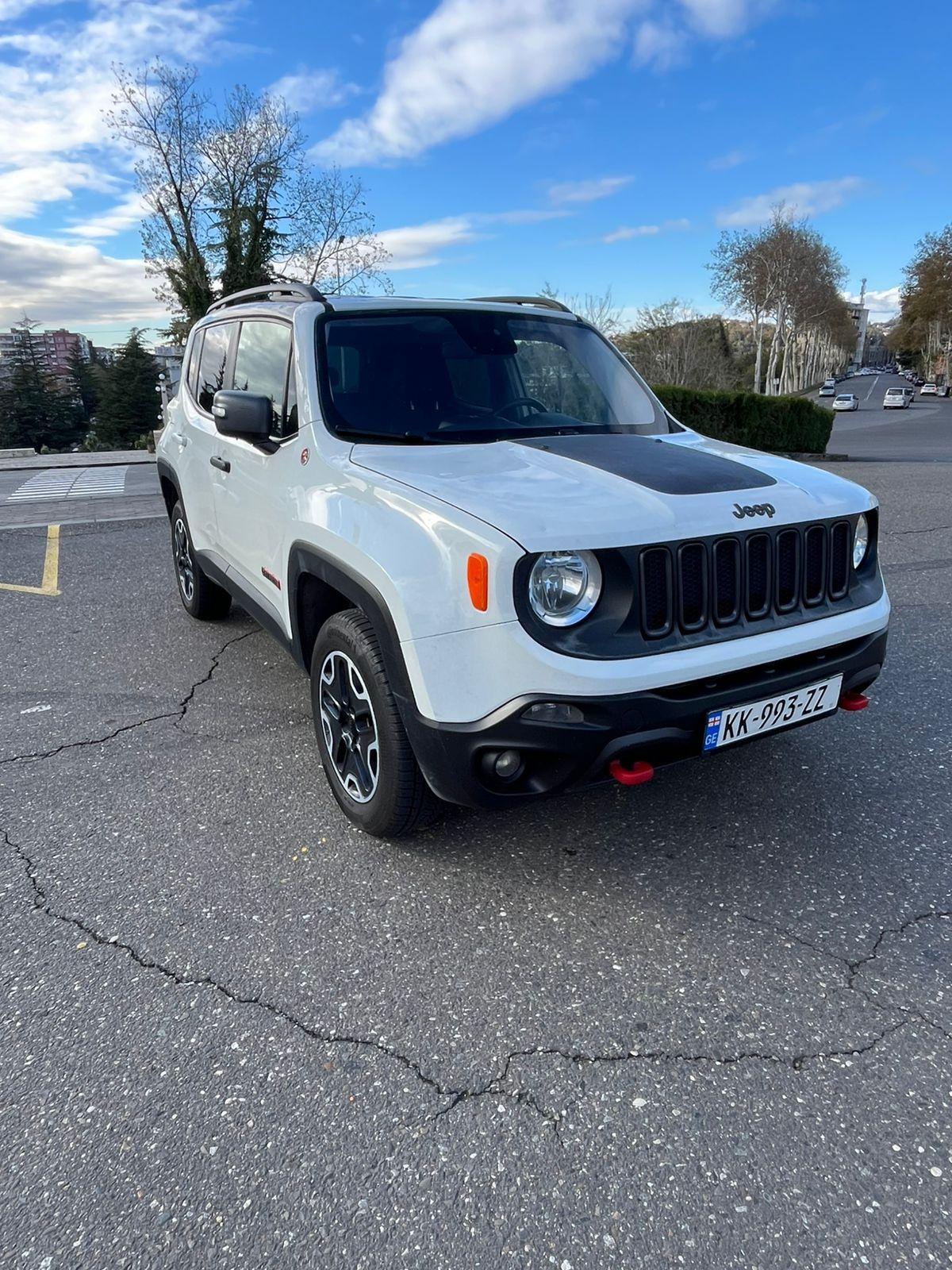 Jeep Renegade — exterior view 6