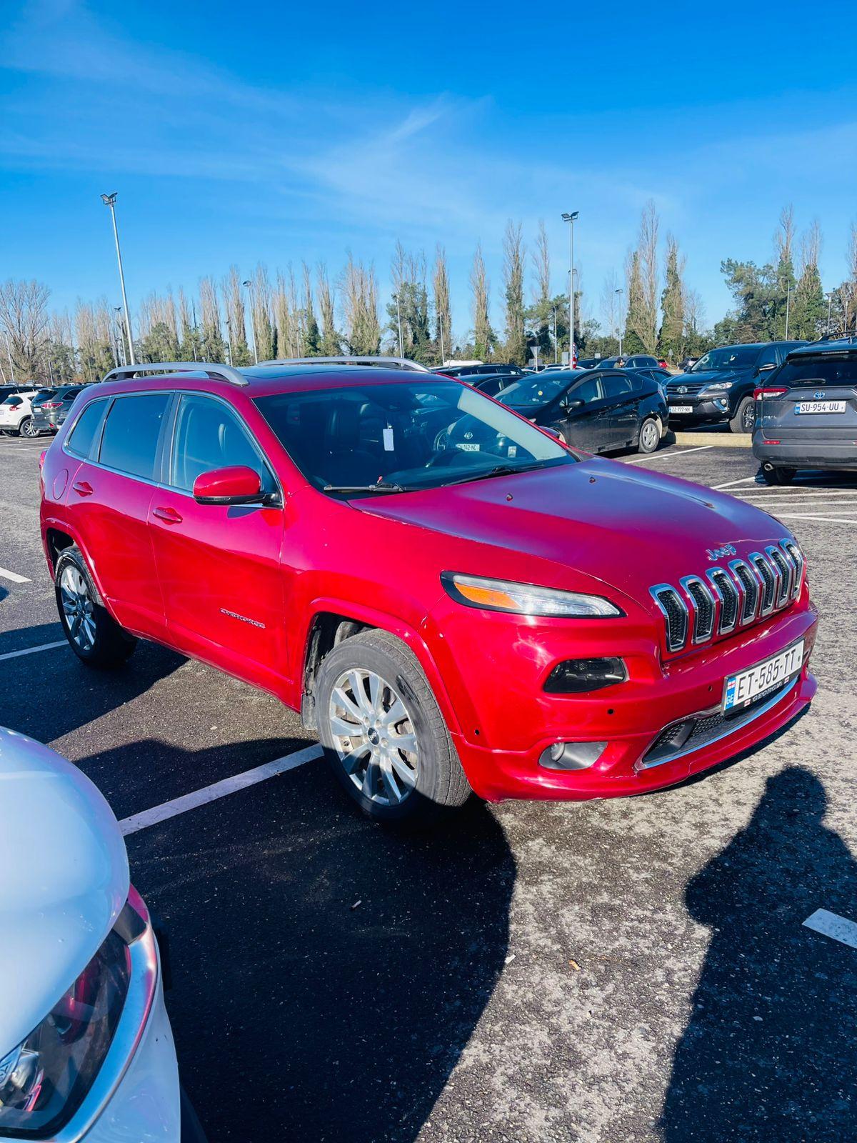 Jeep Cherokee — exterior view 2