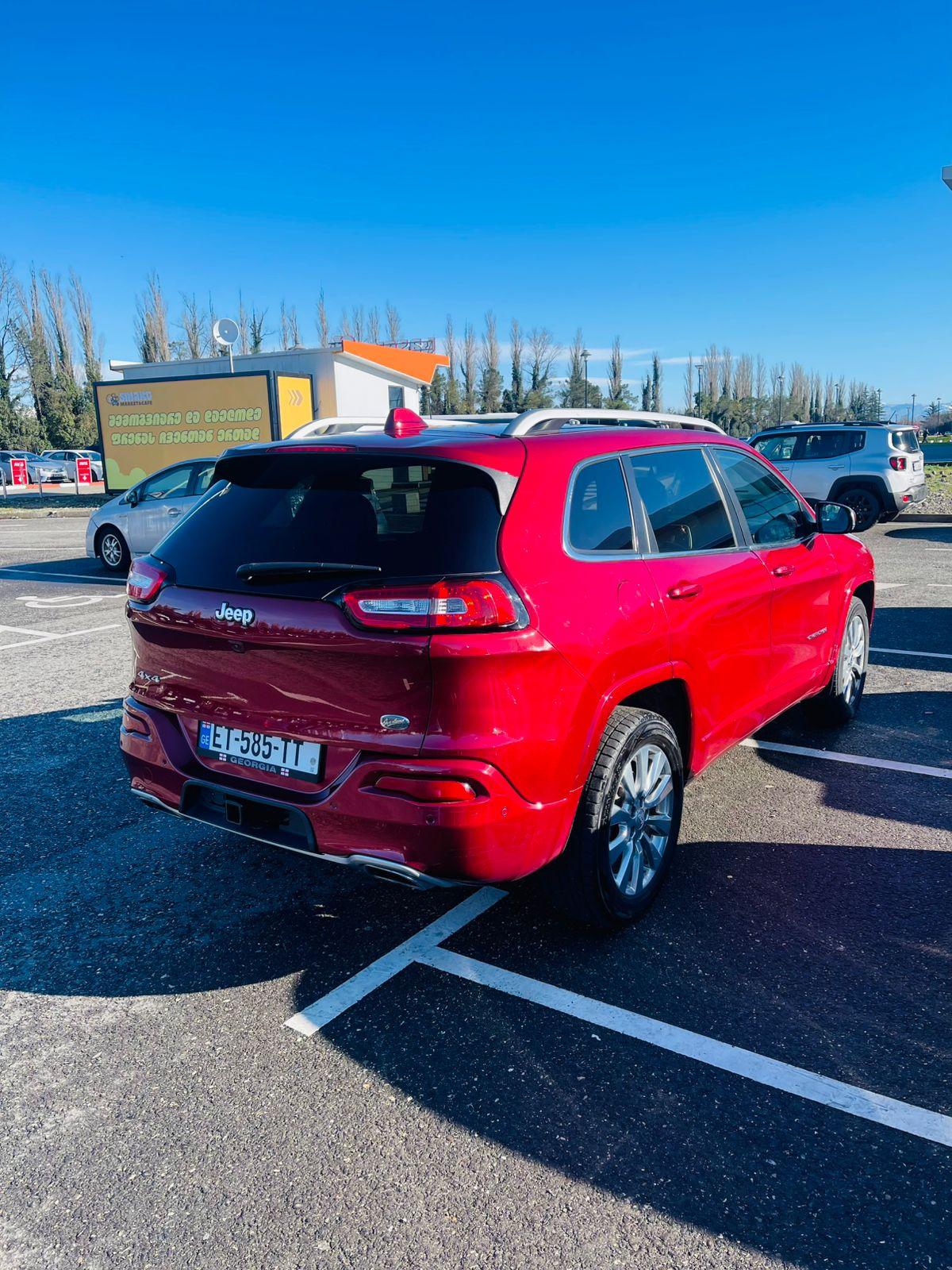 Jeep Cherokee — exterior view 5