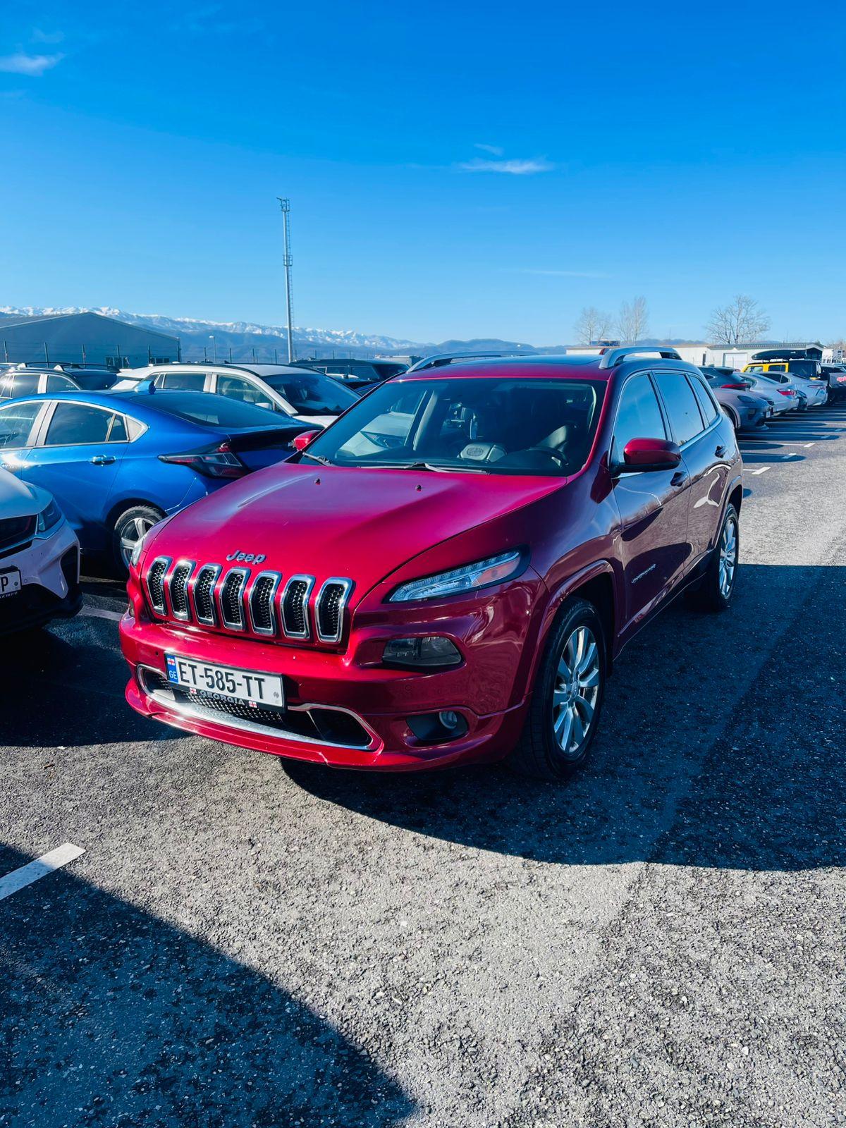 Jeep Cherokee — exterior view 3