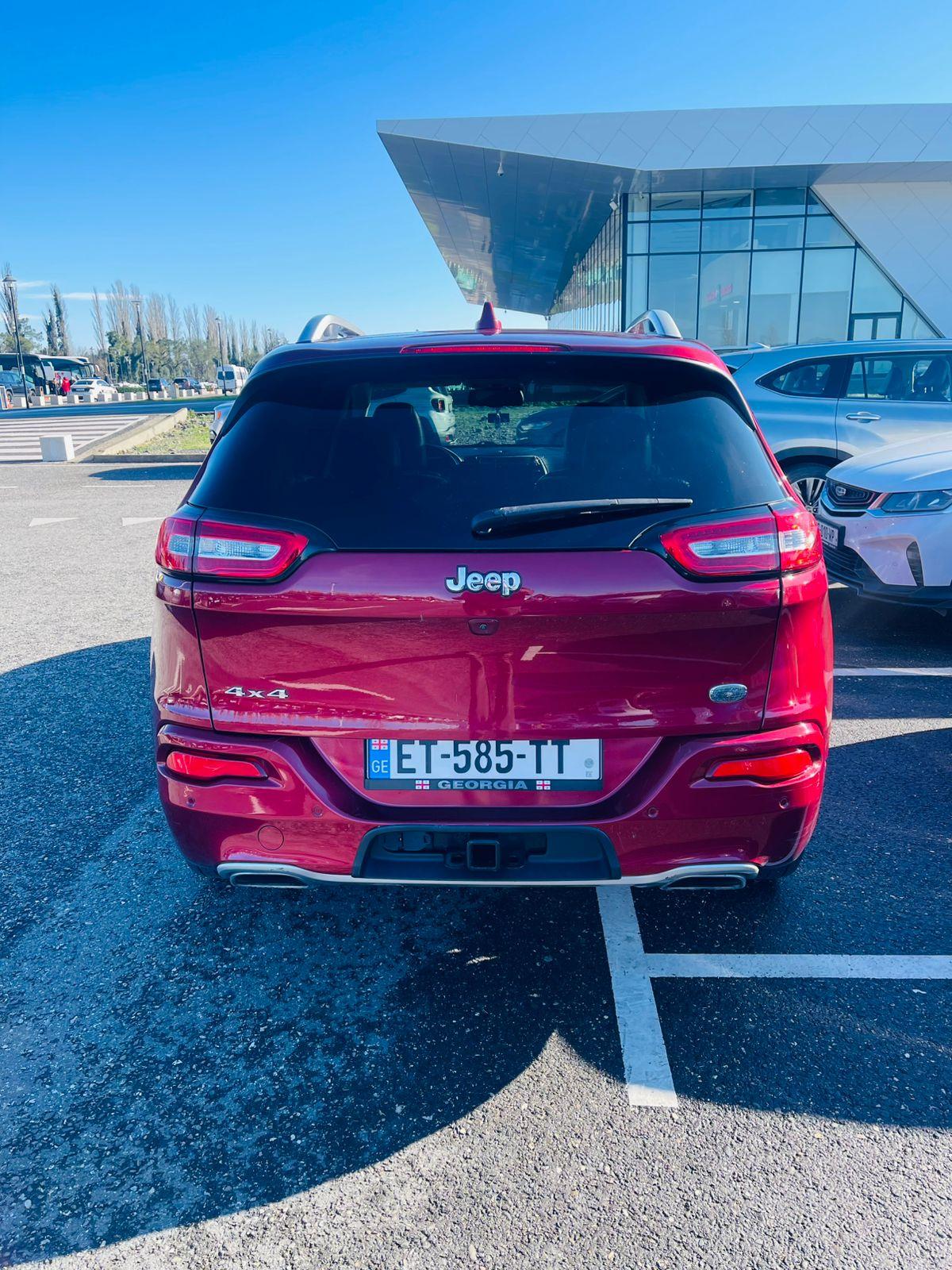 Jeep Cherokee — exterior view 7