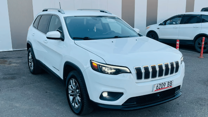Jeep Cherokee for rent in Georgia from 100 € per day