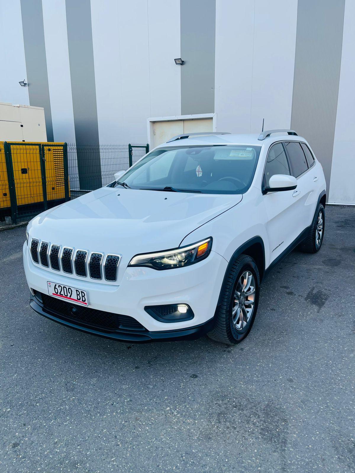 Jeep Cherokee — exterior view 5