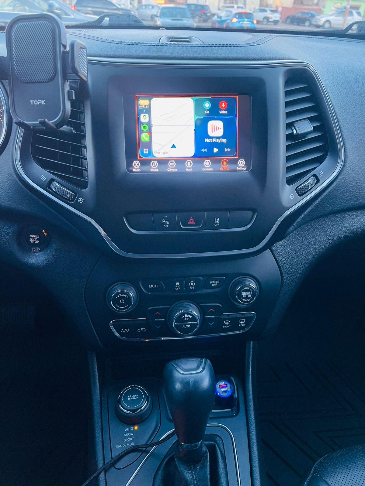 Jeep Cherokee — exterior view 10
