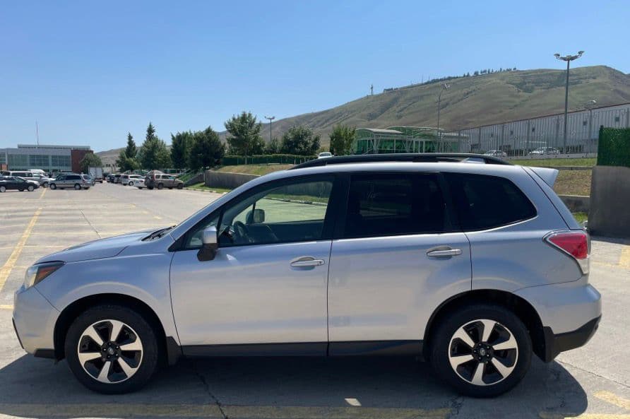 Subaru Forester — exterior view 2