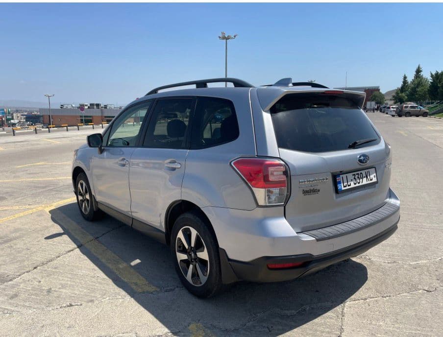 Subaru Forester — exterior view 4