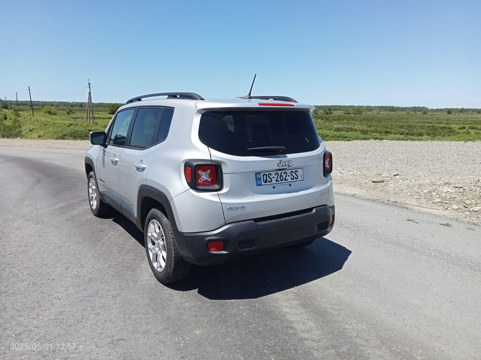 Jeep Renegade — exterior view 3